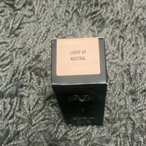 KVD Lock it Foundation in Shade Light 49 Neutral New in Box!